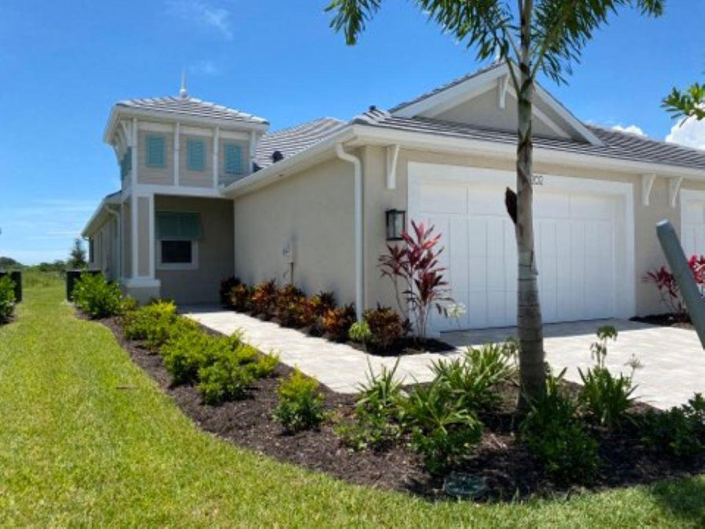 112 Upper Manatee River Rd NE (Captiva Villa Home)