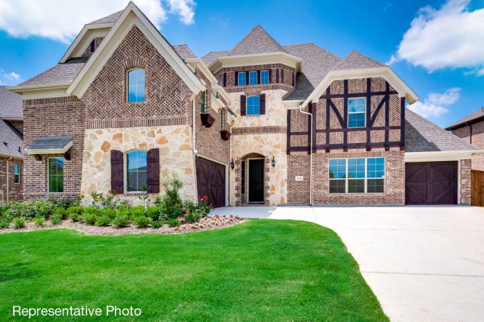 Downton Abbey - 3 Car Garage